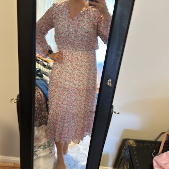 Gorgeous floral dress - Picture 1 of 5